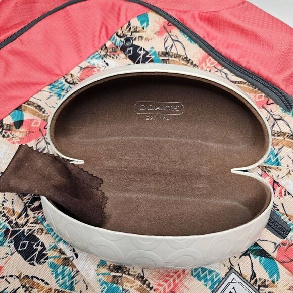 Coach Original White Logo Hard Sunglass Case Holder Sunglasses Microfiber Cloth - Picture 2 of 12